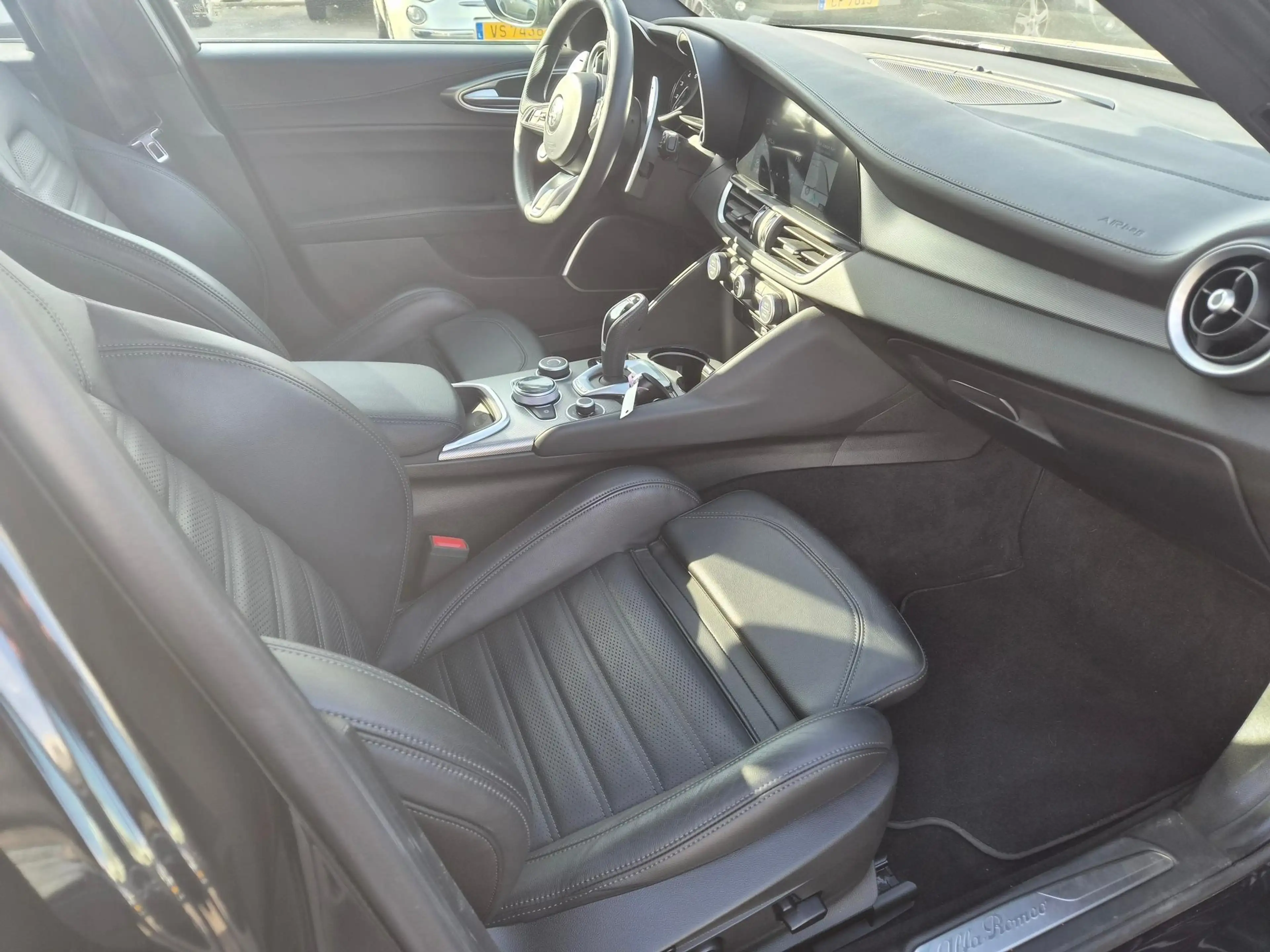 Alfa Romeo Giulia VELOCE 2.0 TURBO 16 V 280 CV — photo 4