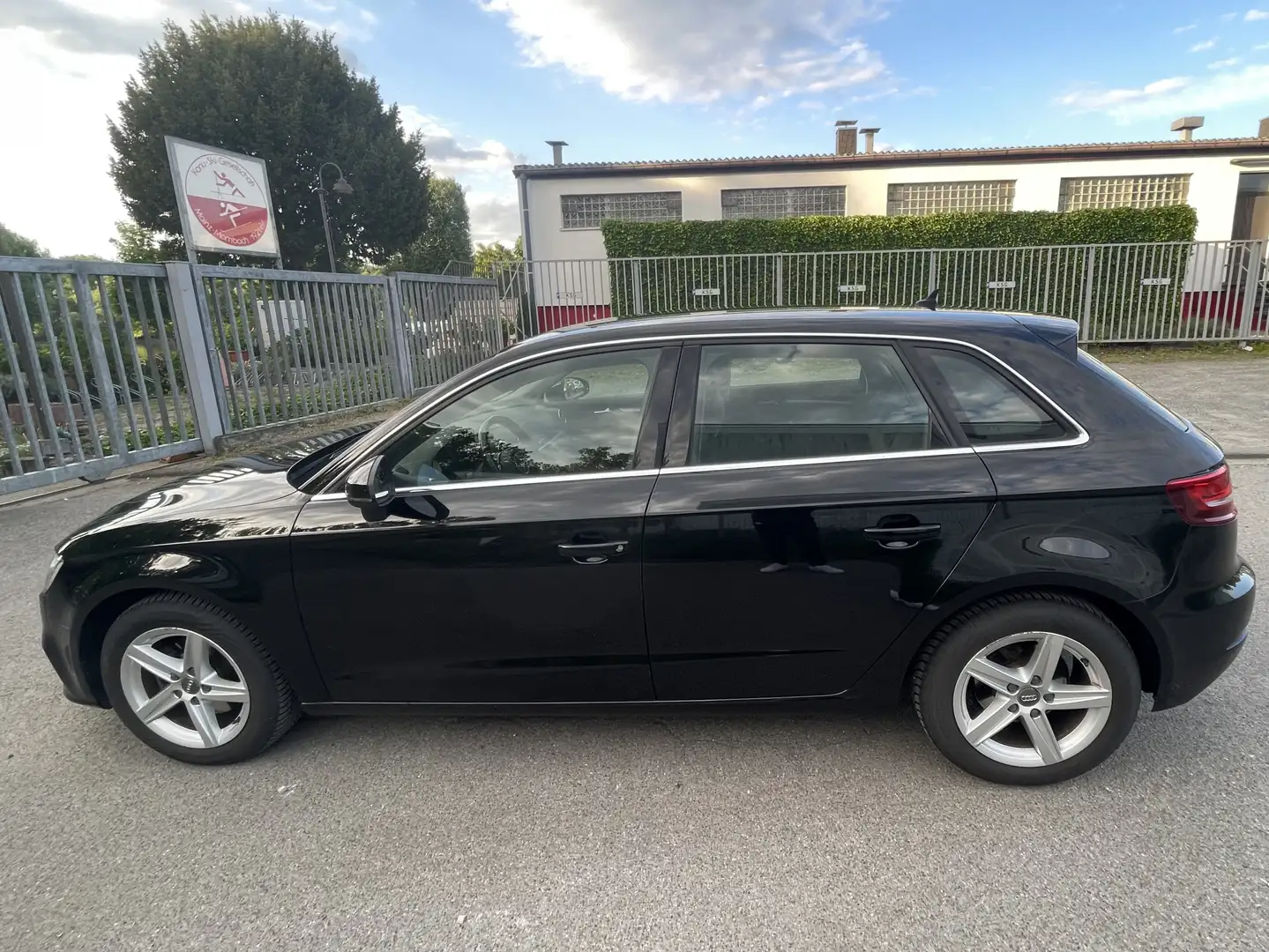 Audi A3 A3 Sportback 1.0 TFSI Sportback Nero - 2