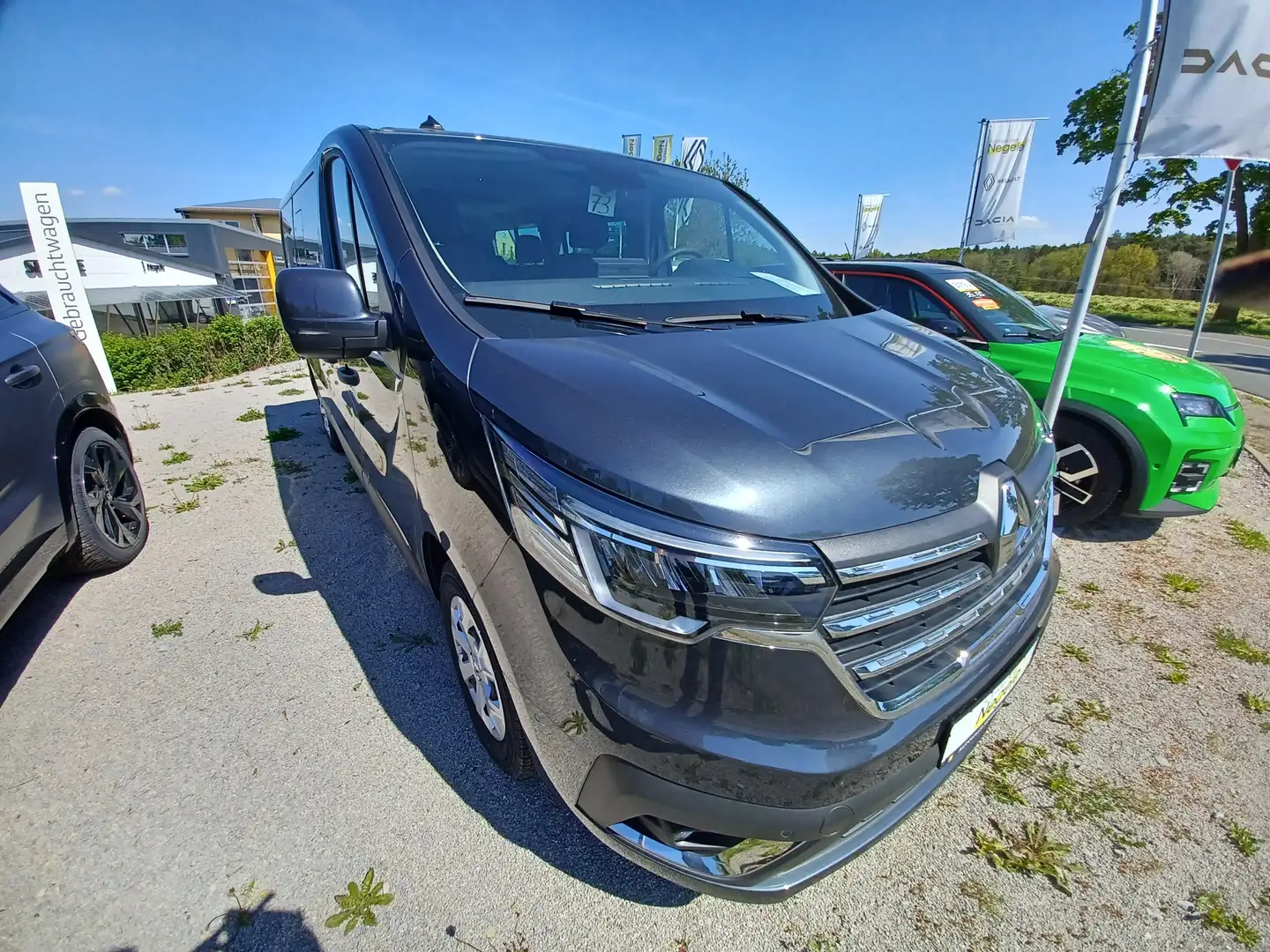 Renault Trafic L2H1 3,0t (8/9 Sitze) Grand Combi Life Automatik Grau - 2
