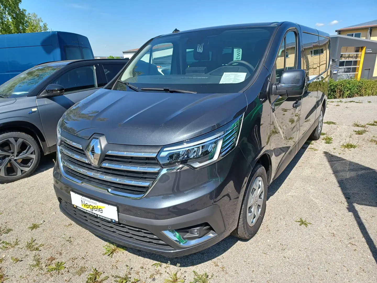 Renault Trafic L2H1 3,0t (8/9 Sitze) Grand Combi Life Automatik Grau - 1