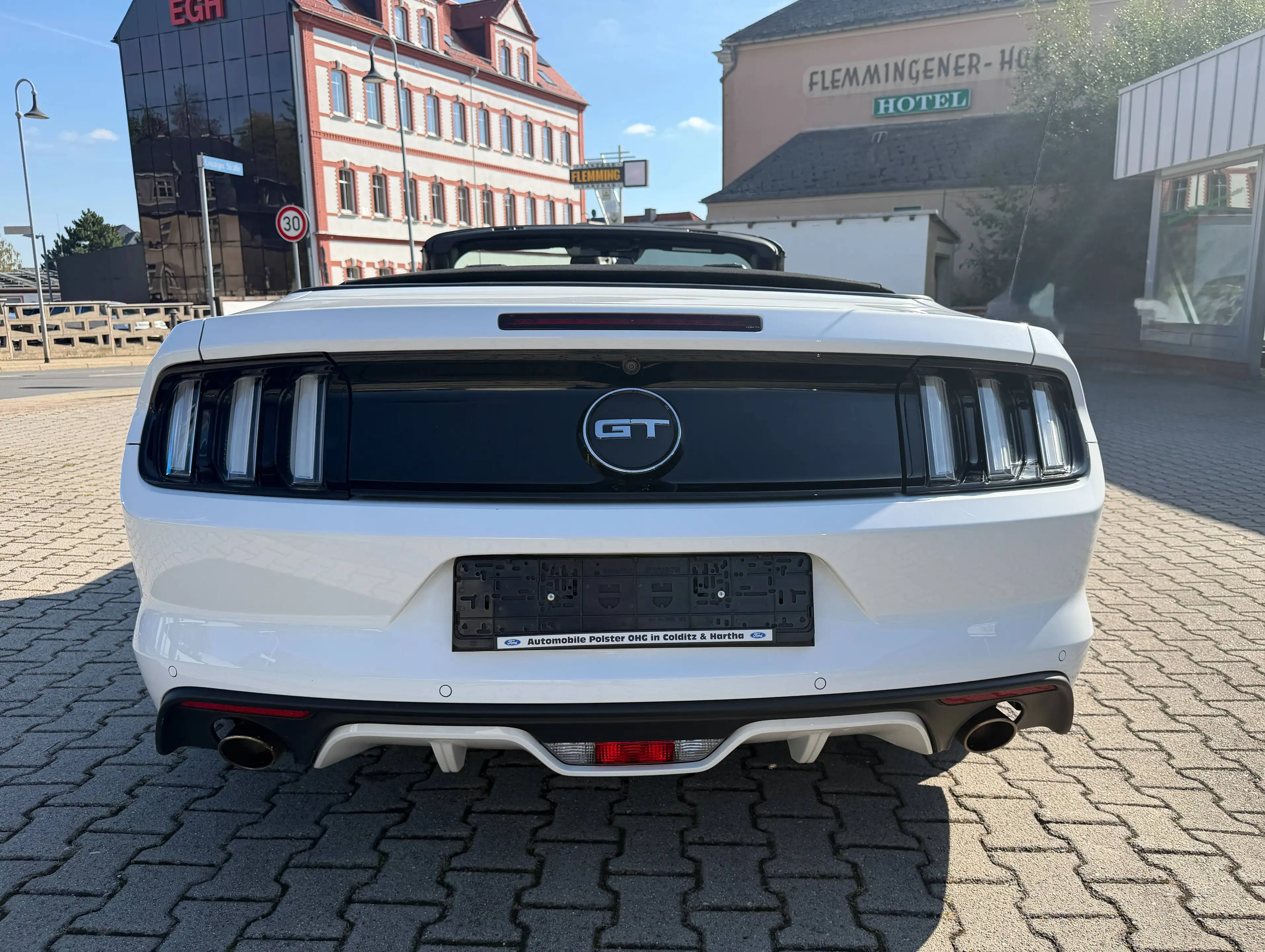 Ford Mustang GT Convertible — photo 6