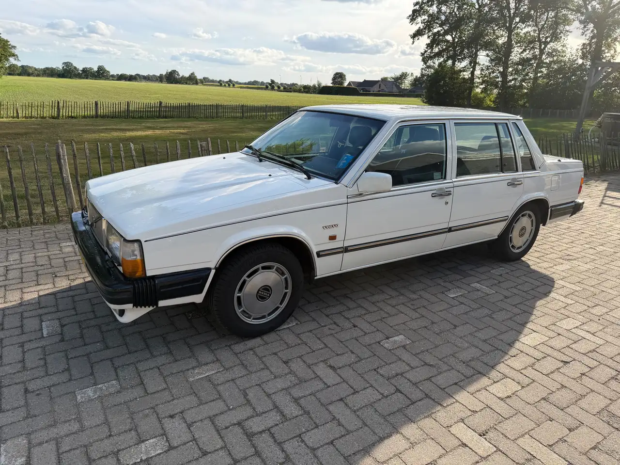 Volvo 760 GLE, foto 2