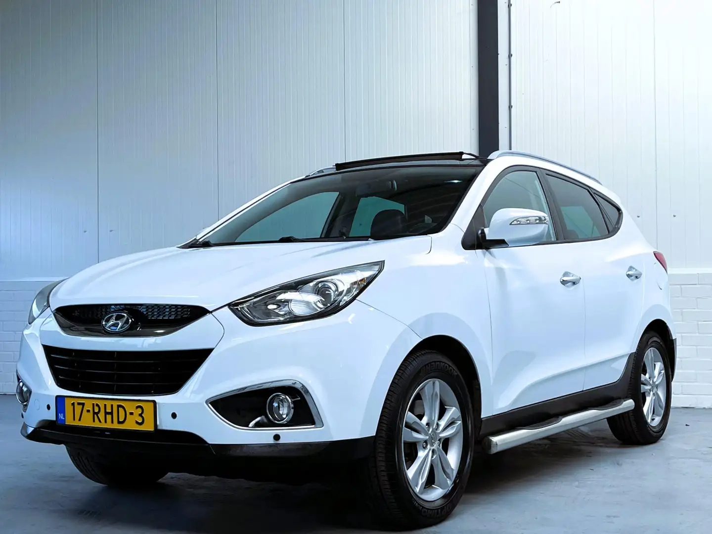 Hyundai iX35 2.0i Business Edition Pano|Trekhaak|Dealer O.H. Wit - 2