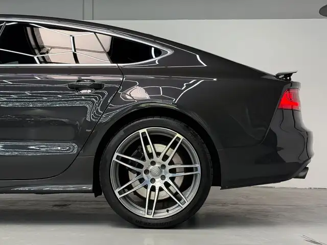 Audi S7 view 9