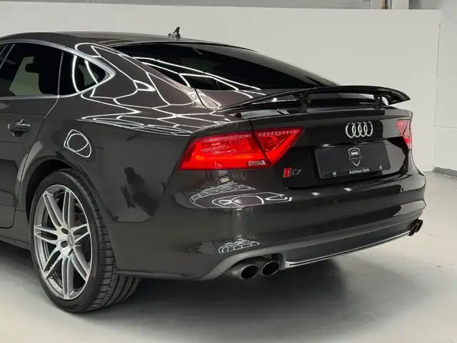 Audi S7 view 13