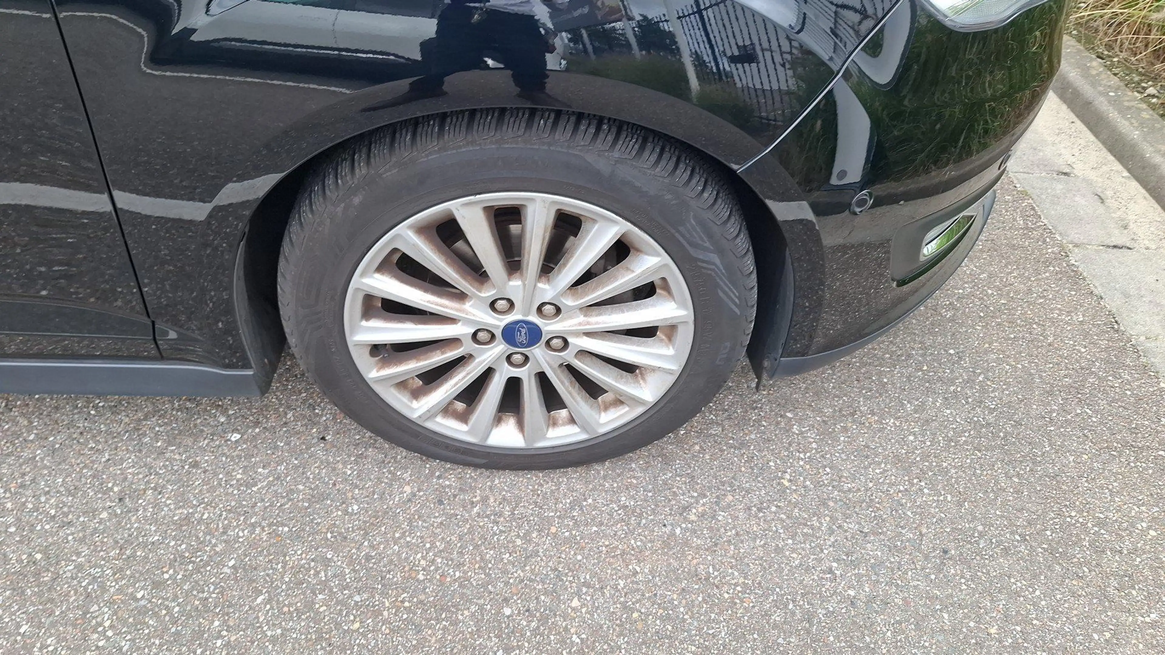 Ford C-Max 1.0 Titanium — photo 14