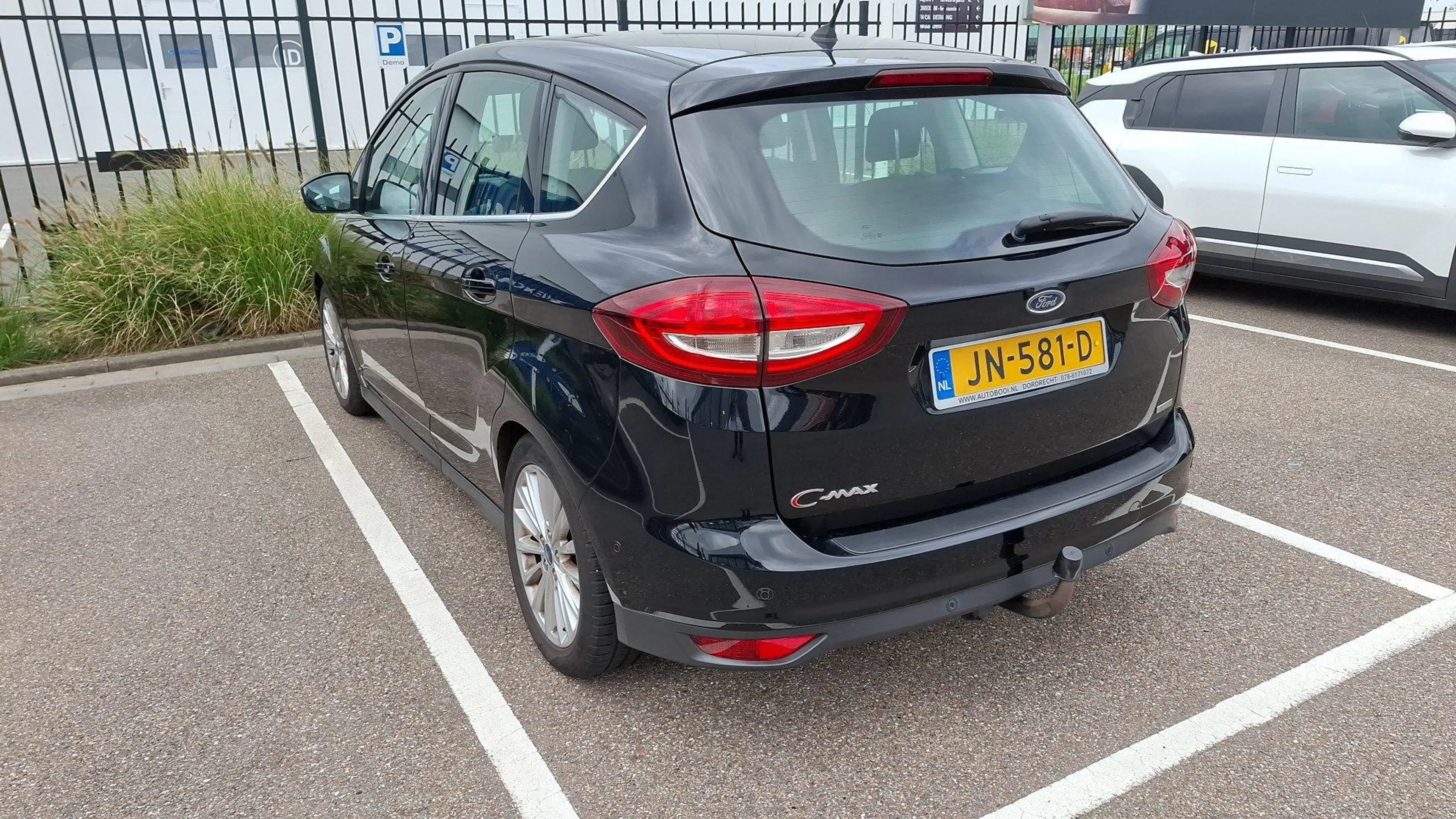 Ford C-Max 1.0 Titanium — photo 2