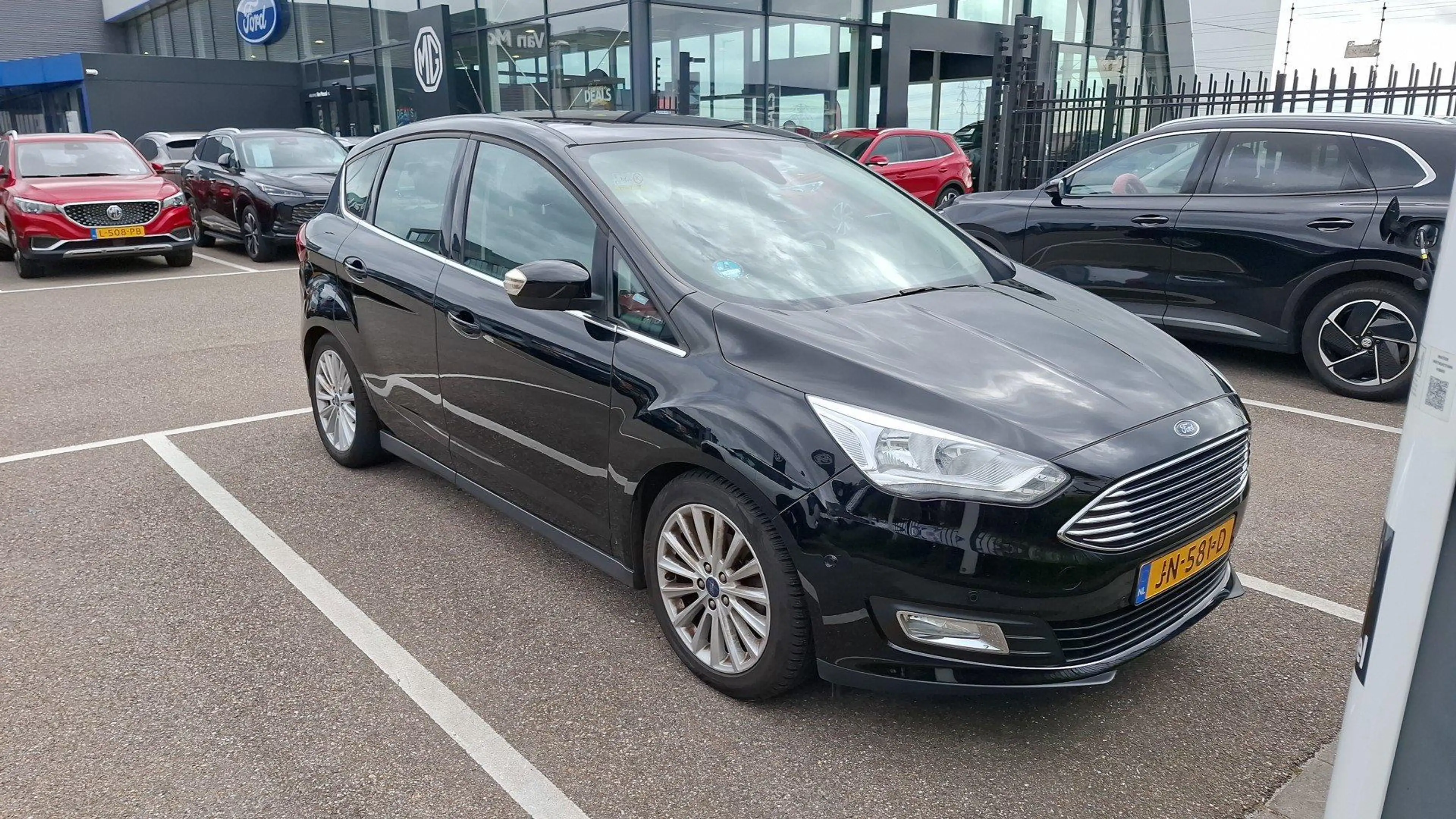Ford C-Max 1.0 Titanium — photo 5