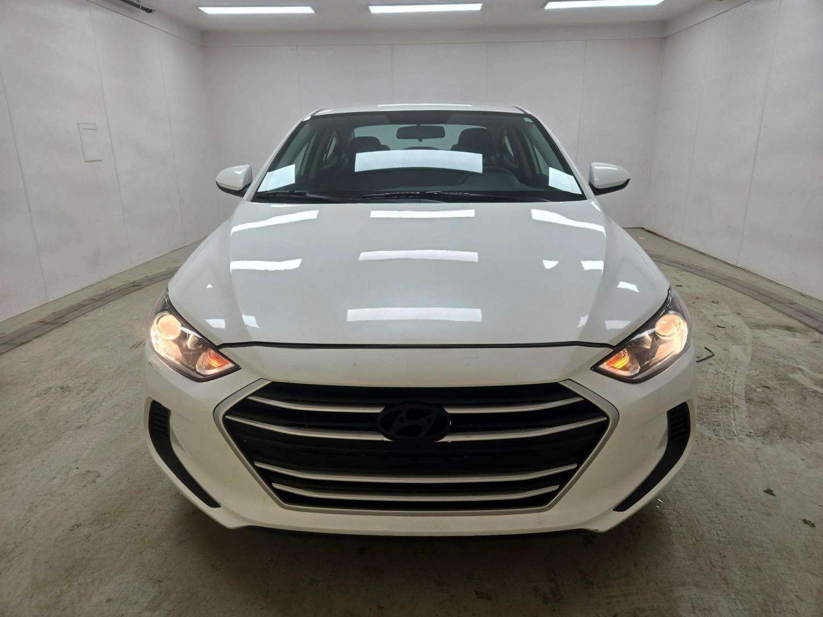 2017 Hyundai Elantra LE SIÈGES CHAUFFANTS | BLUETOOTH | CAMÉRA DE RECUL — снимка 1