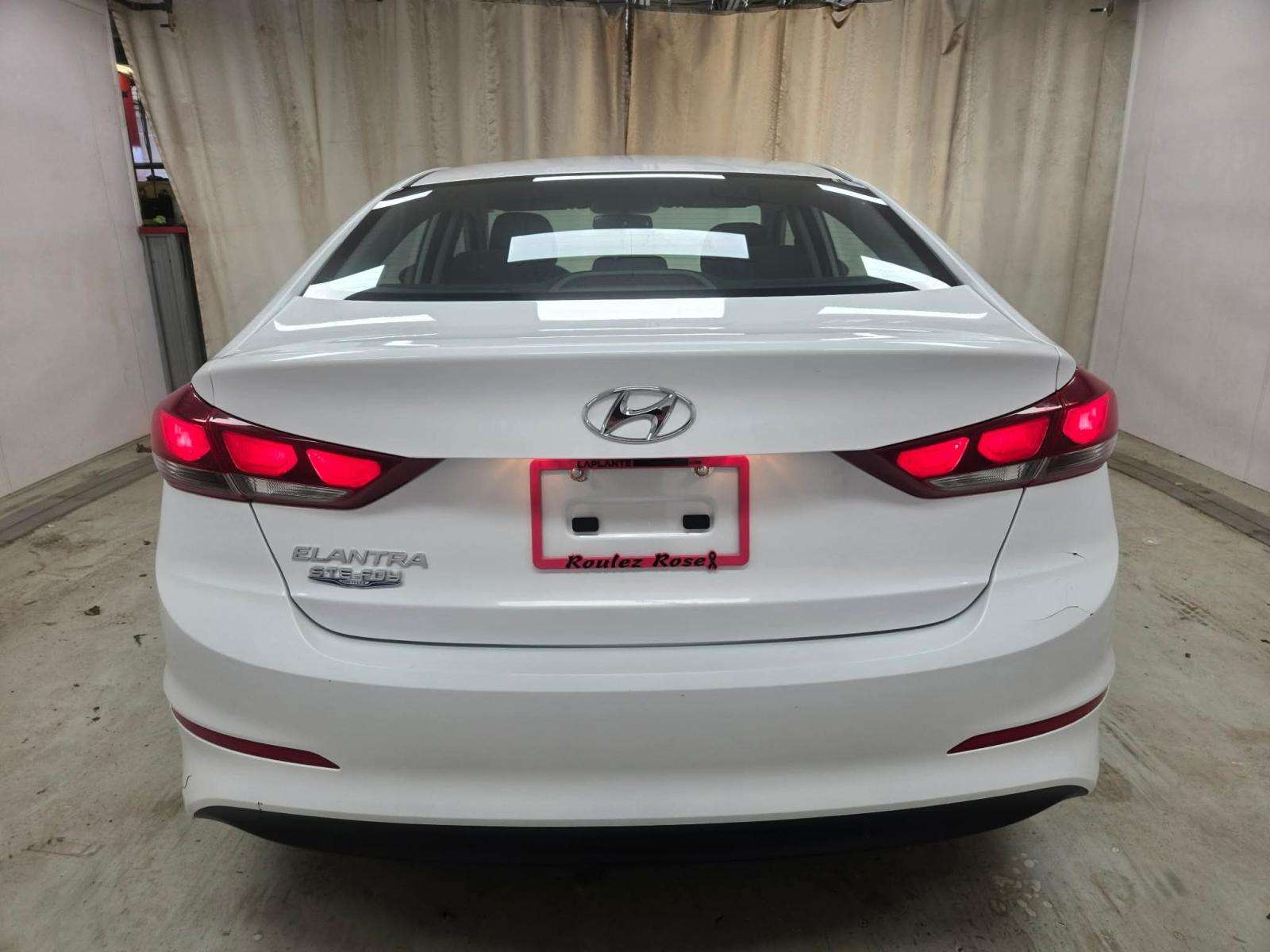2017 Hyundai Elantra LE SIÈGES CHAUFFANTS | BLUETOOTH | CAMÉRA DE RECUL — снимка 1