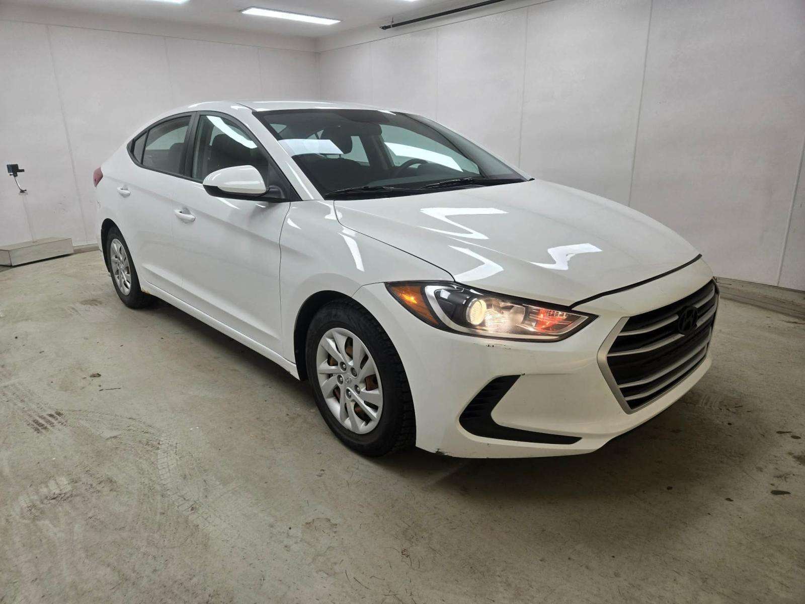 2017 Hyundai Elantra LE SIÈGES CHAUFFANTS | BLUETOOTH | CAMÉRA DE RECUL — снимка 1