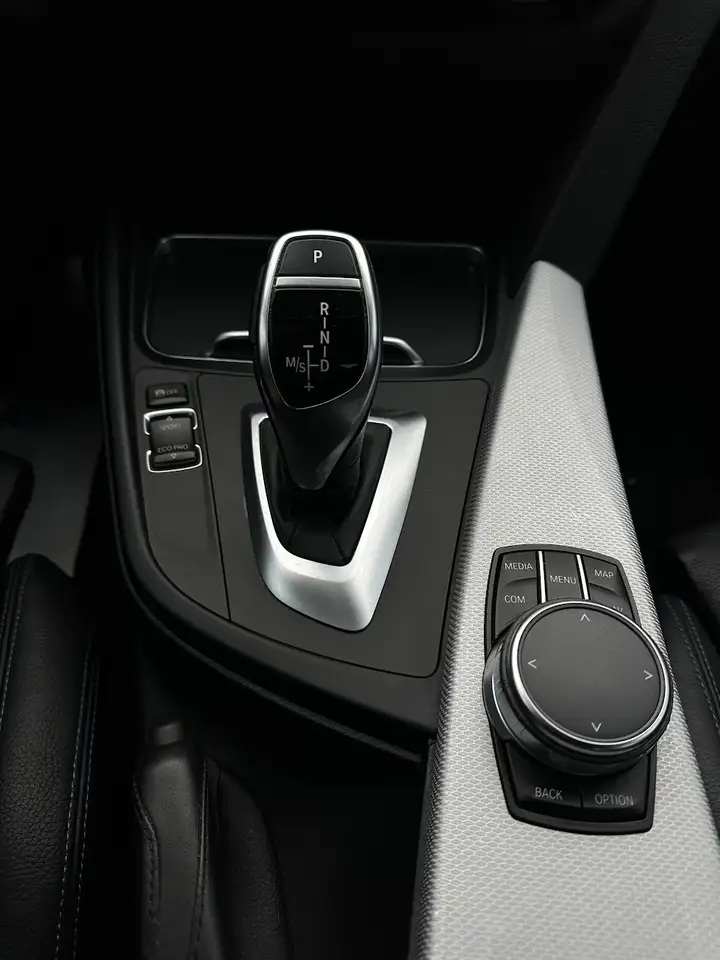 BMW 3 Series photo BMW 3 Series