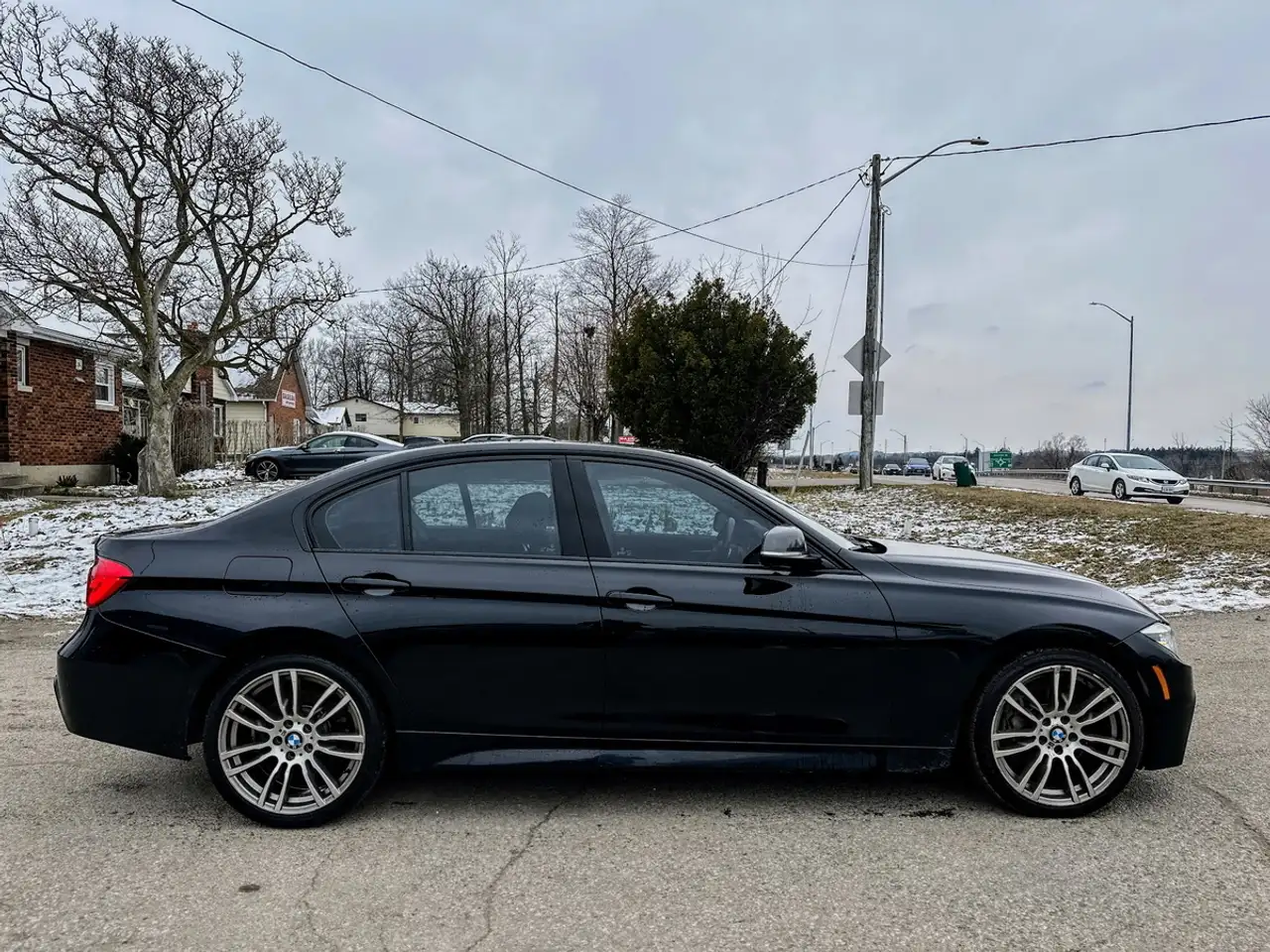 BMW 3 Series photo BMW 3 Series