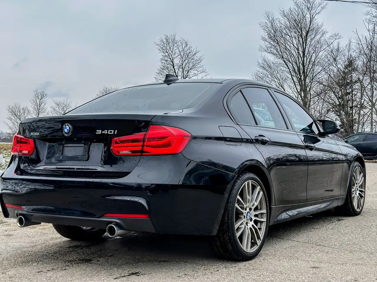 BMW 3 Series photo BMW 3 Series