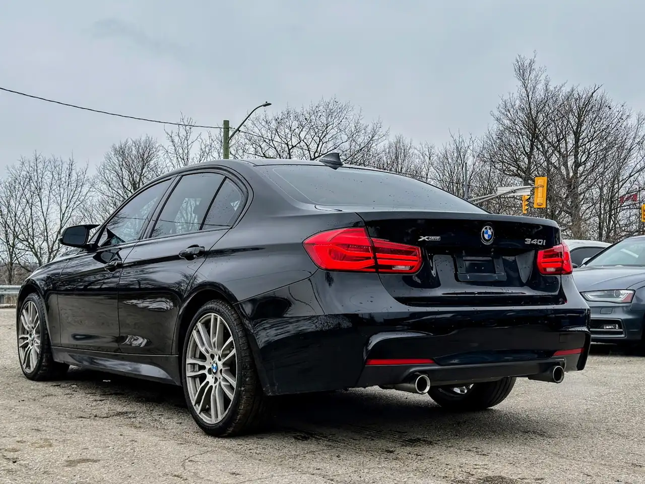 BMW 3 Series photo BMW 3 Series