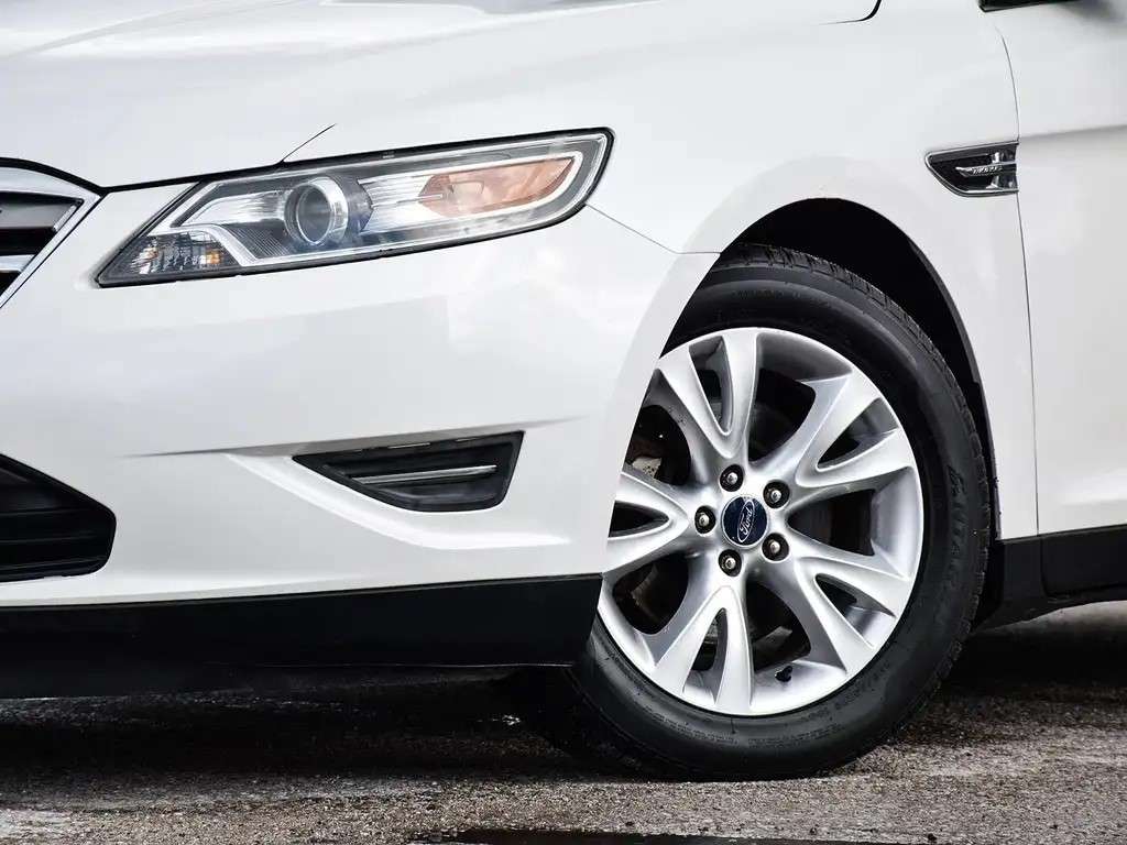 2011 Ford Taurus