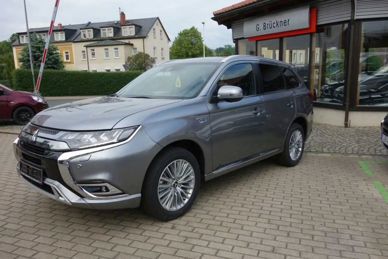 Mitsubishi Outlander PHEV 2.4 PLUS Fahrassist.paket,WR,360°Kam,AHK Grau - 1