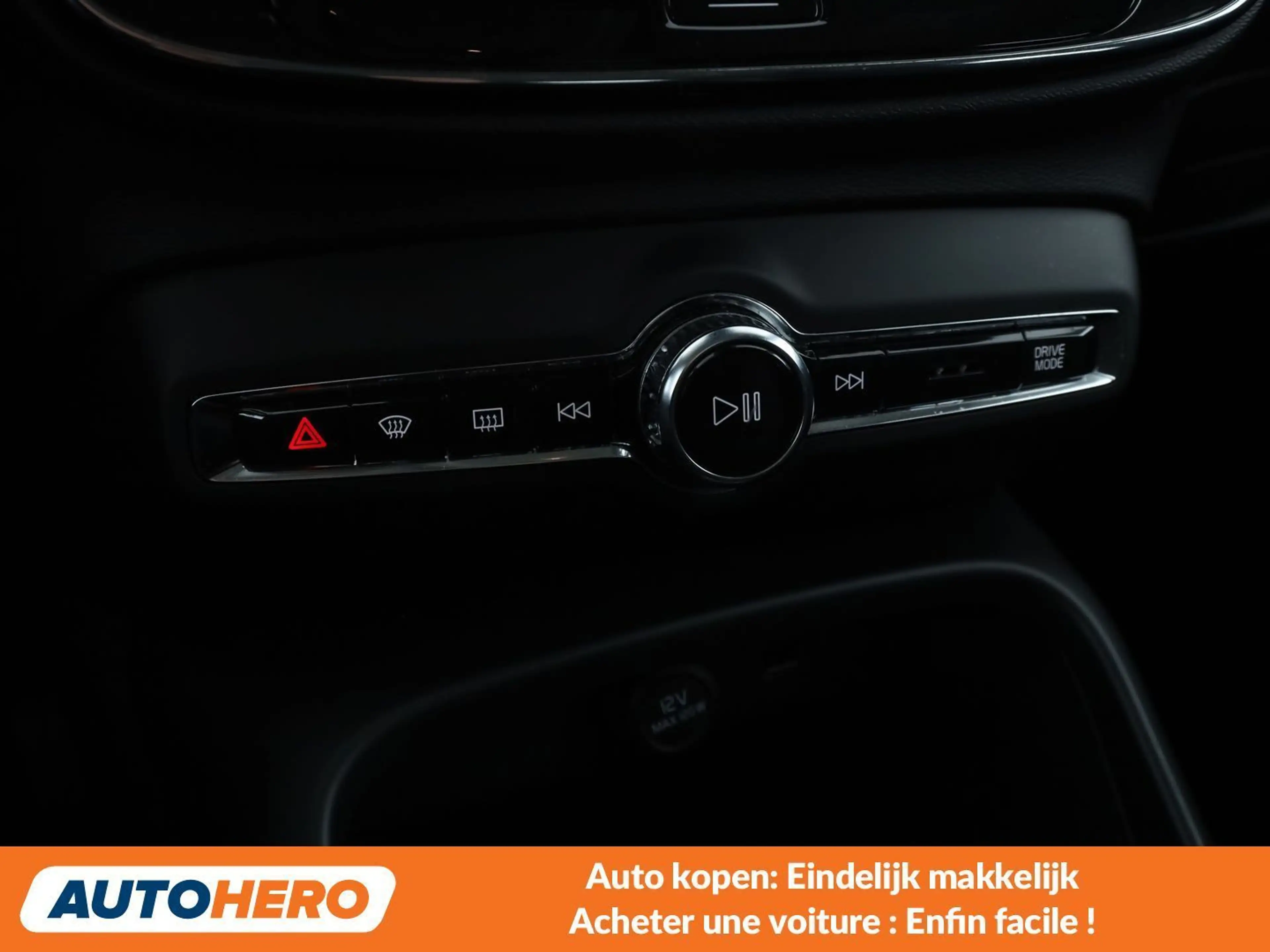 Volvo XC40 1.5 Momentum 2WD — photo 12