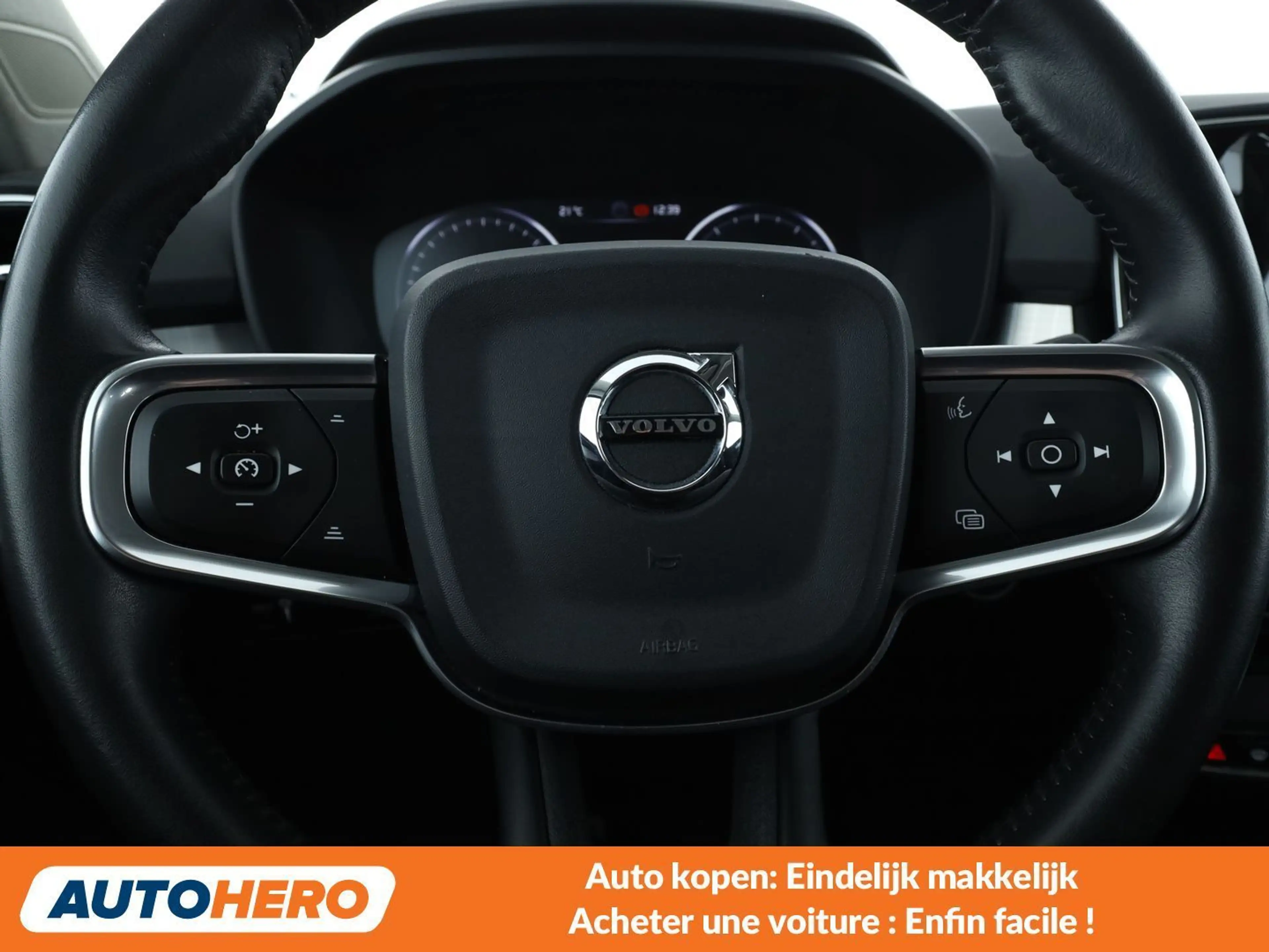 Volvo XC40 1.5 Momentum 2WD — photo 5