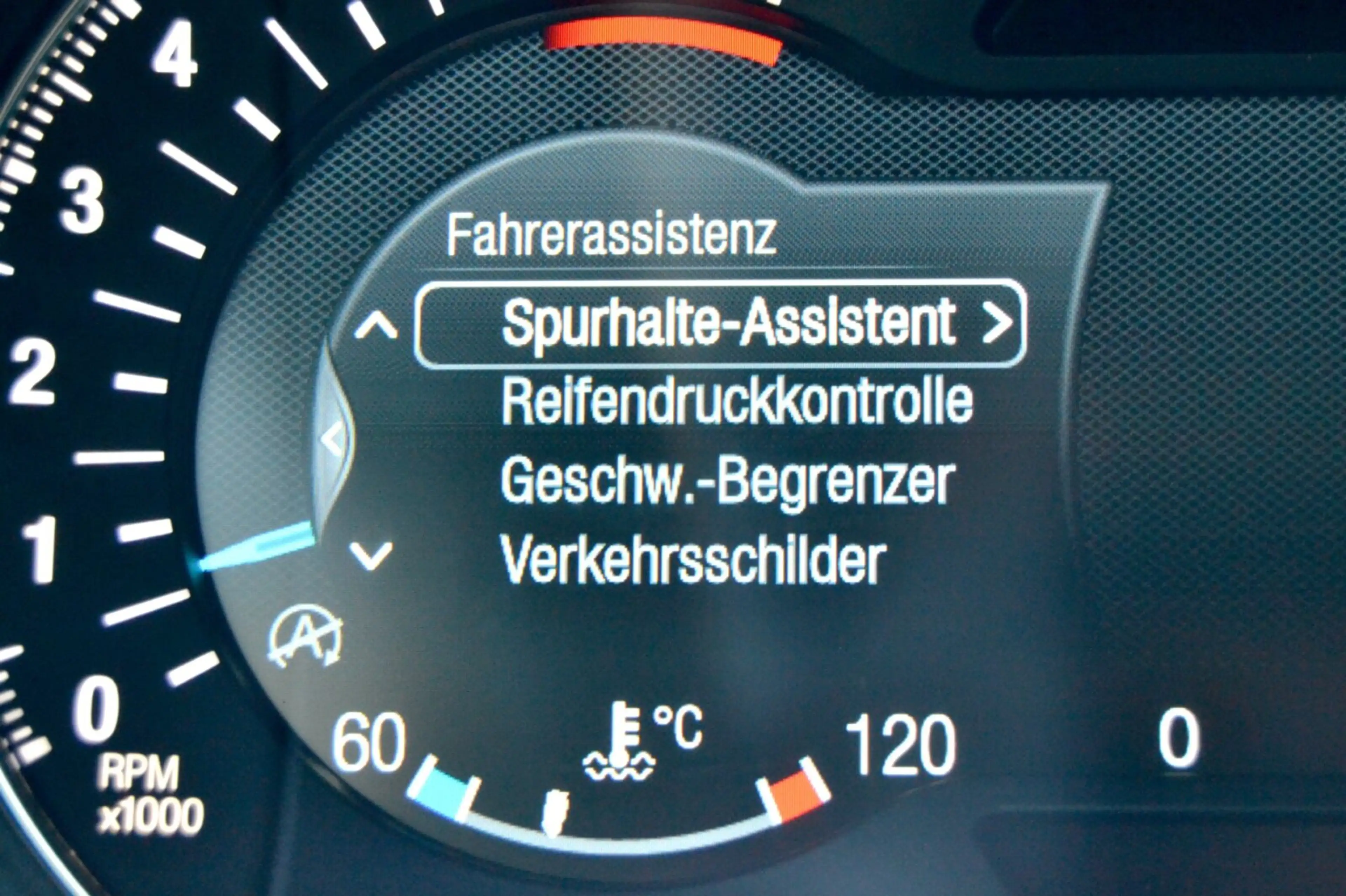 Ford S-Max S-Max 2,0 ST-Line Autom Navi AHK 7-Sitzer LED Park-Ass RFK — photo 13