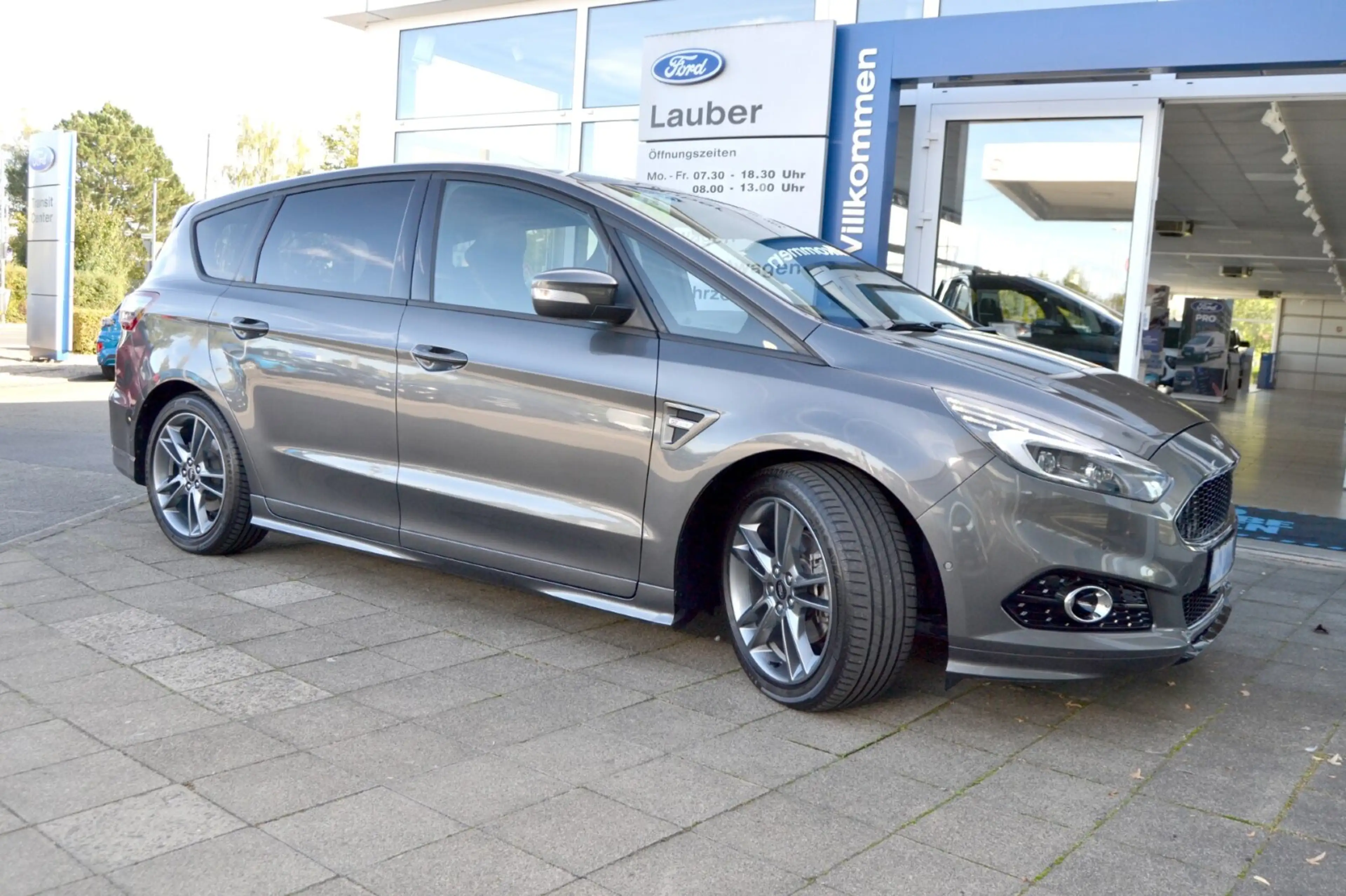 Ford S-Max S-Max 2,0 ST-Line Autom Navi AHK 7-Sitzer LED Park-Ass RFK — photo 6