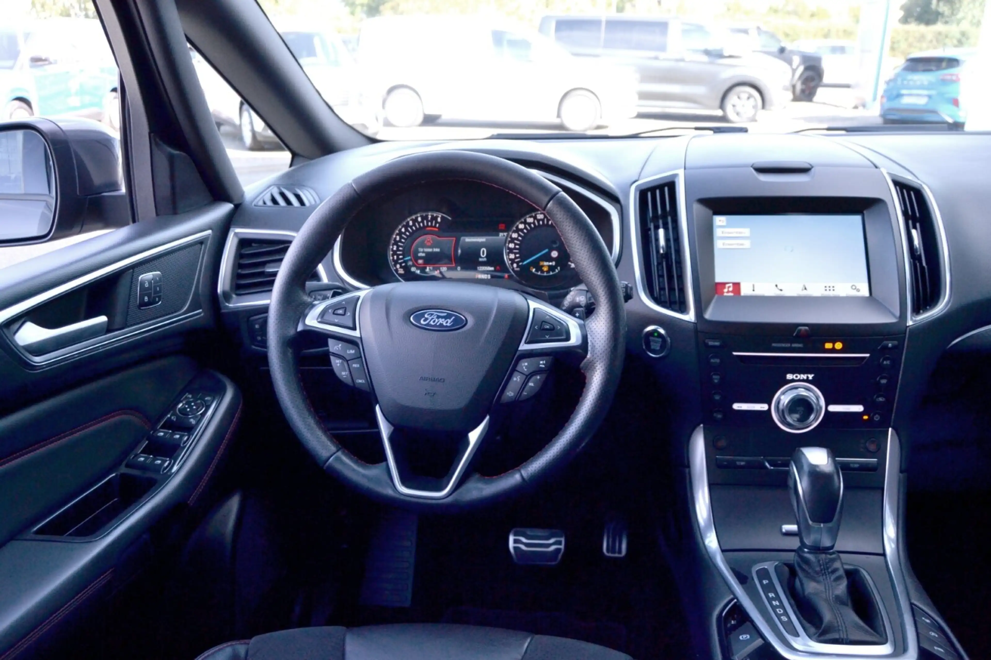 Ford S-Max S-Max 2,0 ST-Line Autom Navi AHK 7-Sitzer LED Park-Ass RFK — photo 10