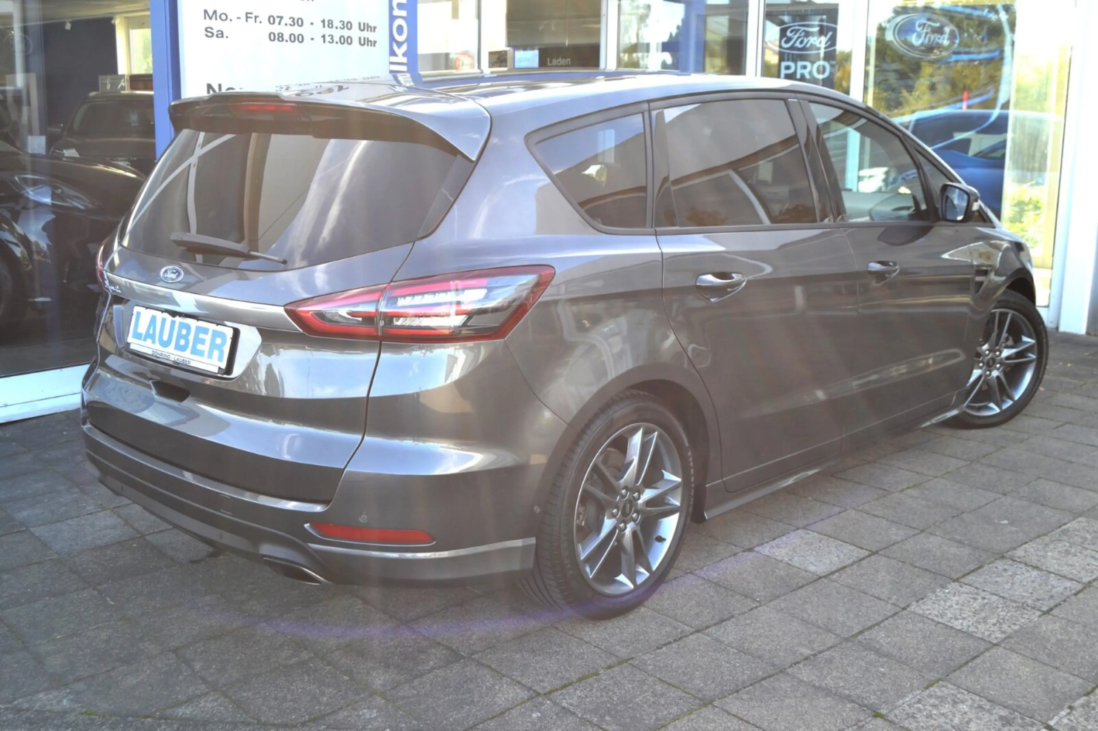 Ford S-Max S-Max 2,0 ST-Line Autom Navi AHK 7-Sitzer LED Park-Ass RFK — photo 4
