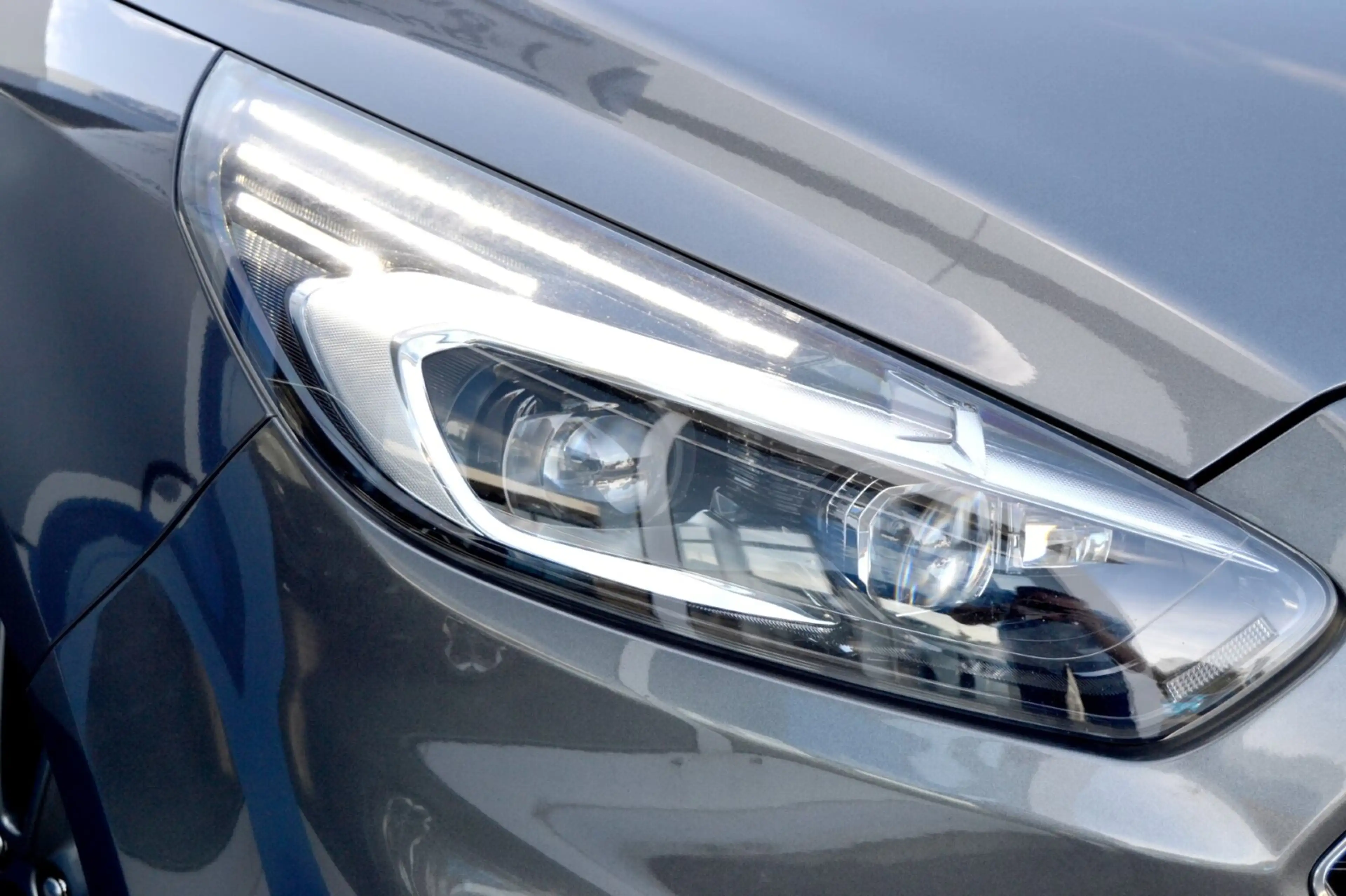 Ford S-Max S-Max 2,0 ST-Line Autom Navi AHK 7-Sitzer LED Park-Ass RFK — photo 8