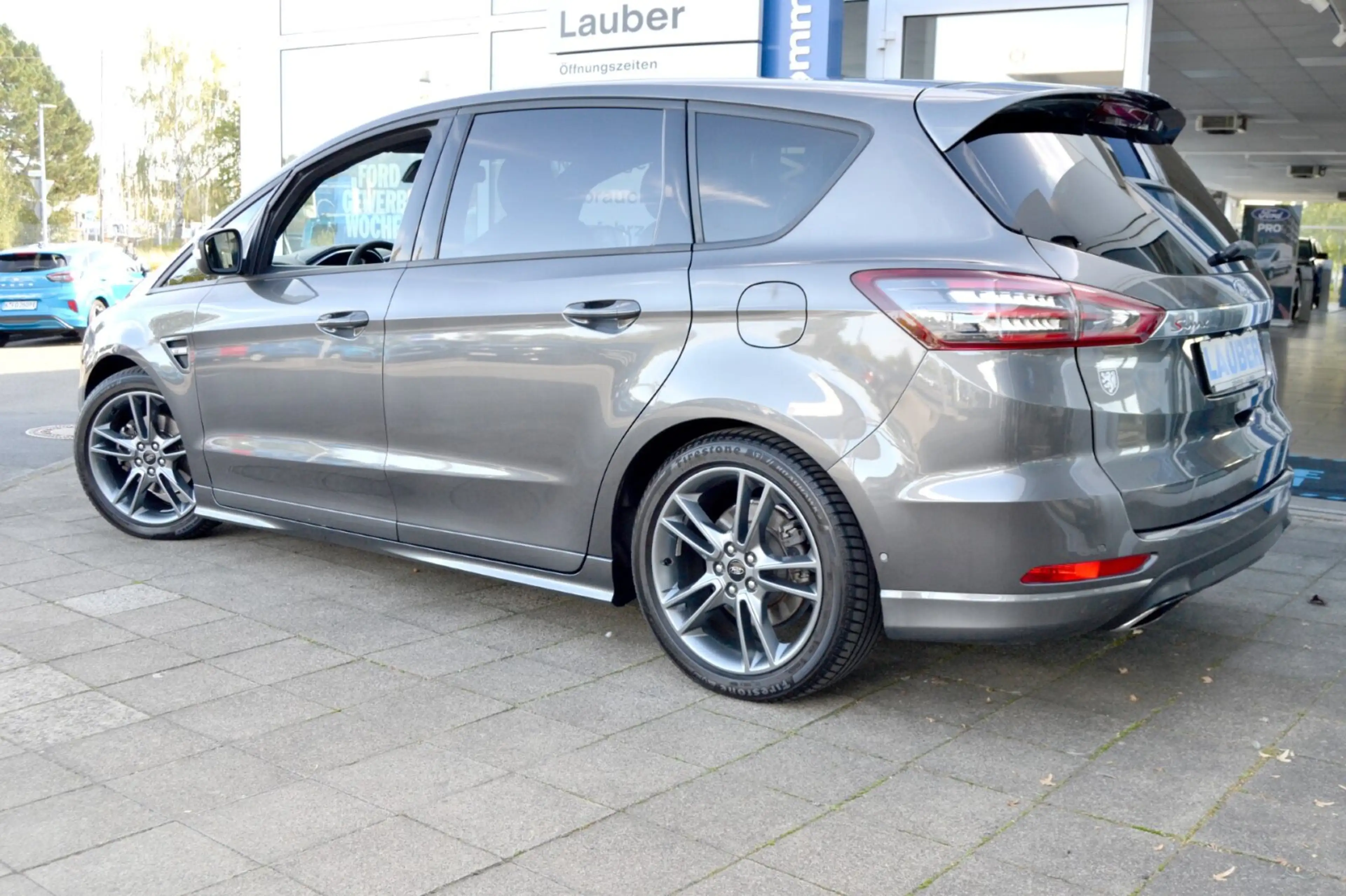 Ford S-Max S-Max 2,0 ST-Line Autom Navi AHK 7-Sitzer LED Park-Ass RFK — photo 3