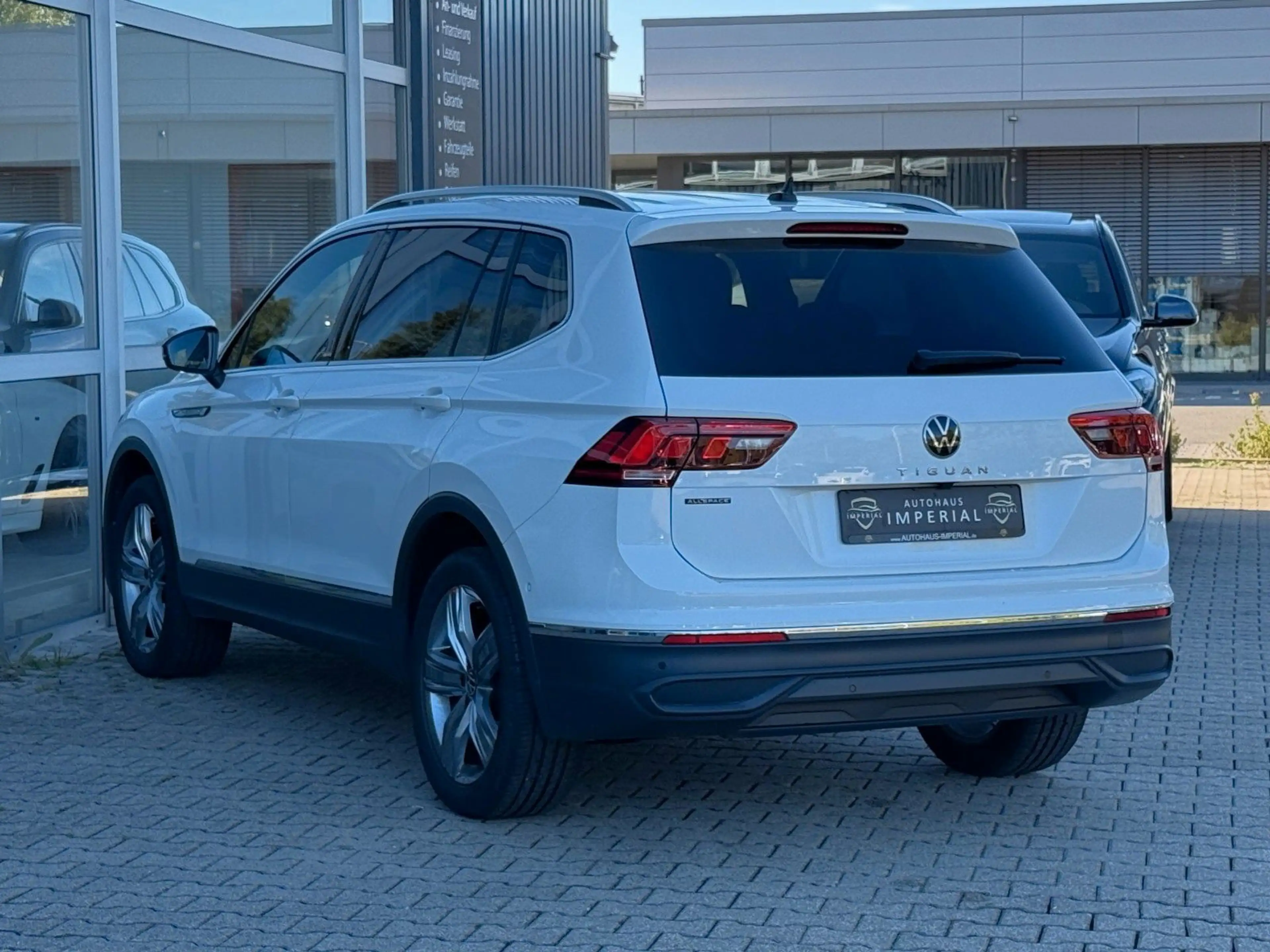 Volkswagen Tiguan Allspace 2.0 TDI NaviPRO+ACC+LED+7-SITZER — photo 4