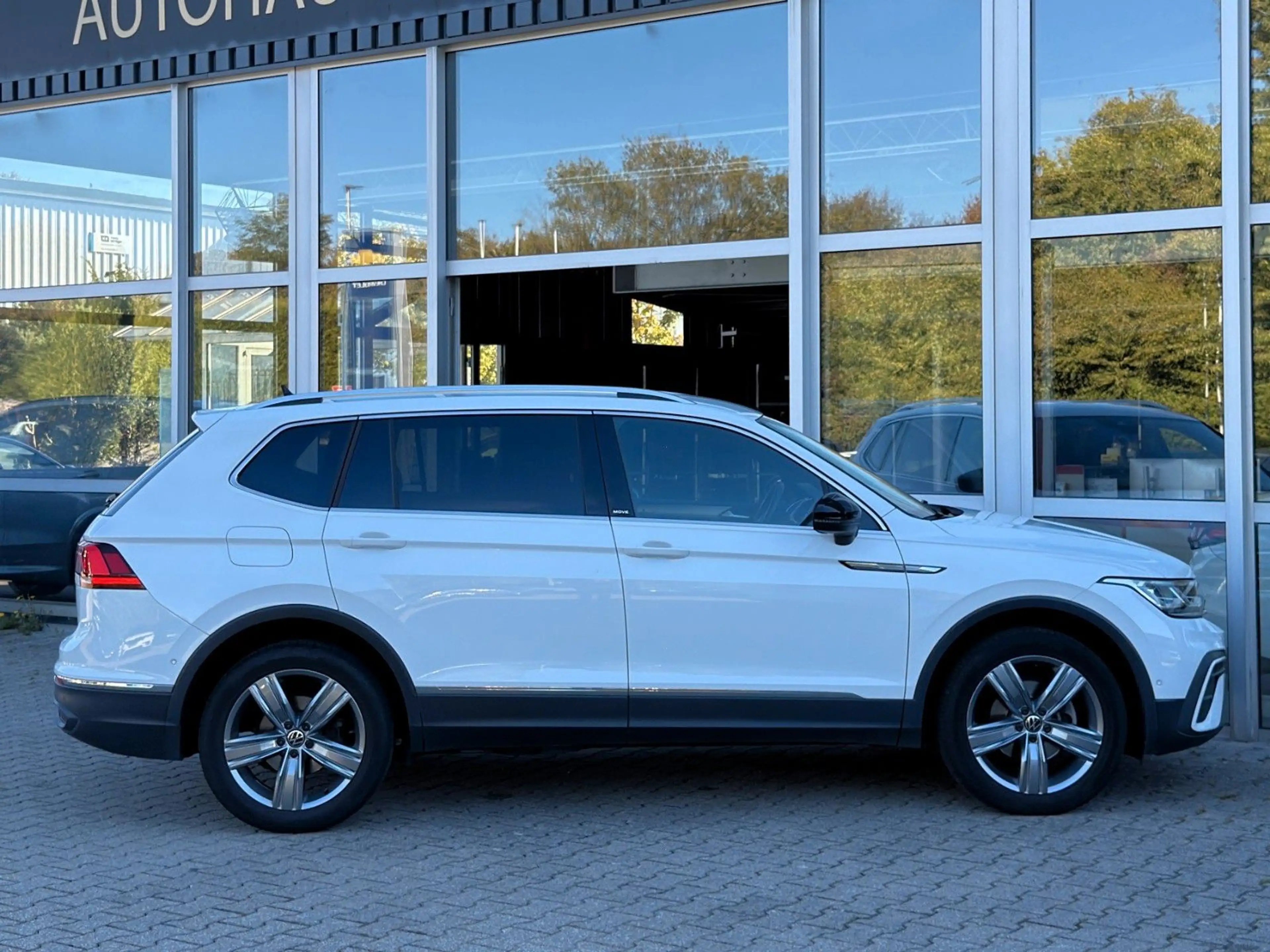 Volkswagen Tiguan Allspace 2.0 TDI NaviPRO+ACC+LED+7-SITZER — photo 8