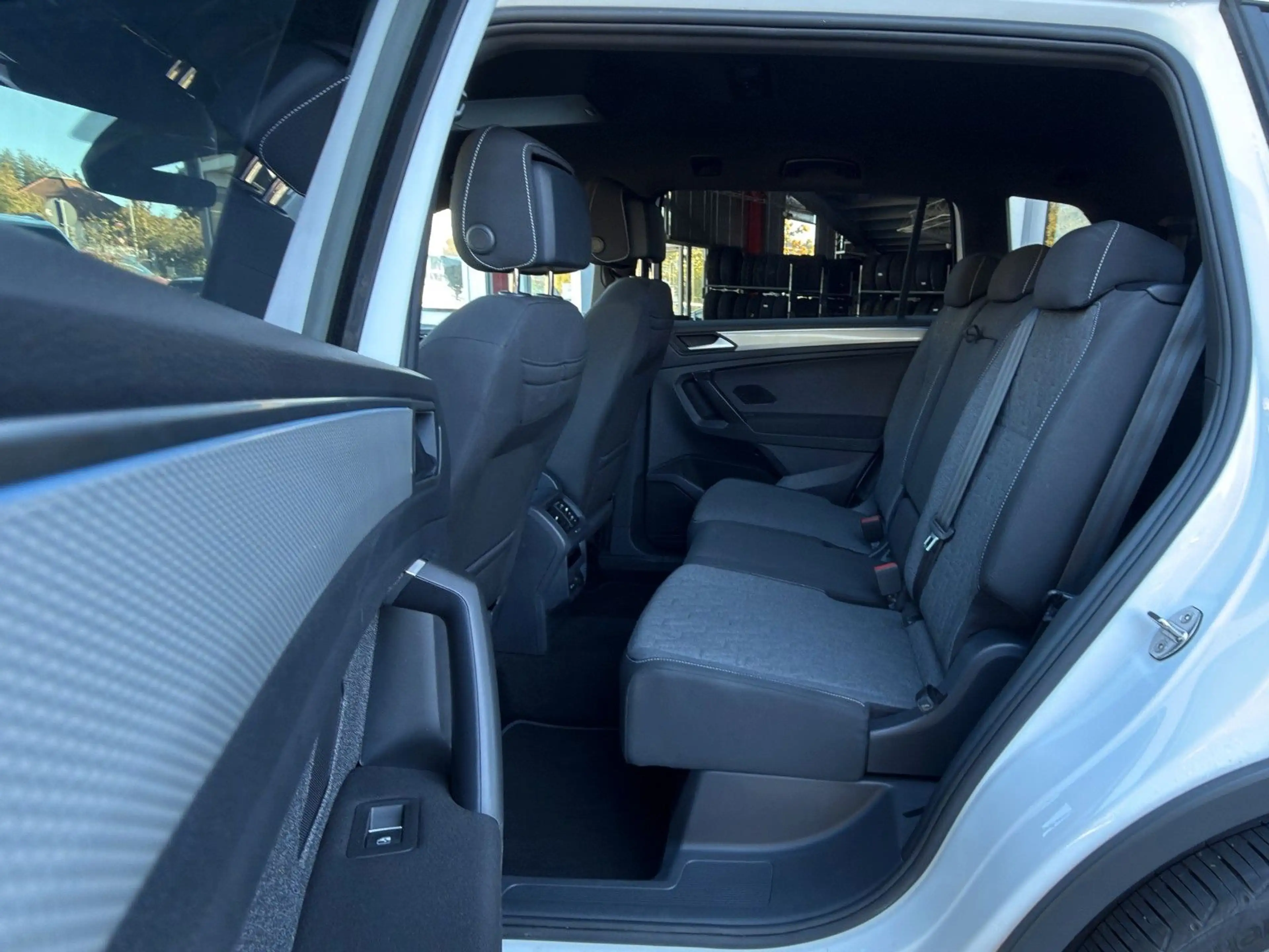 Volkswagen Tiguan Allspace 2.0 TDI NaviPRO+ACC+LED+7-SITZER — photo 16