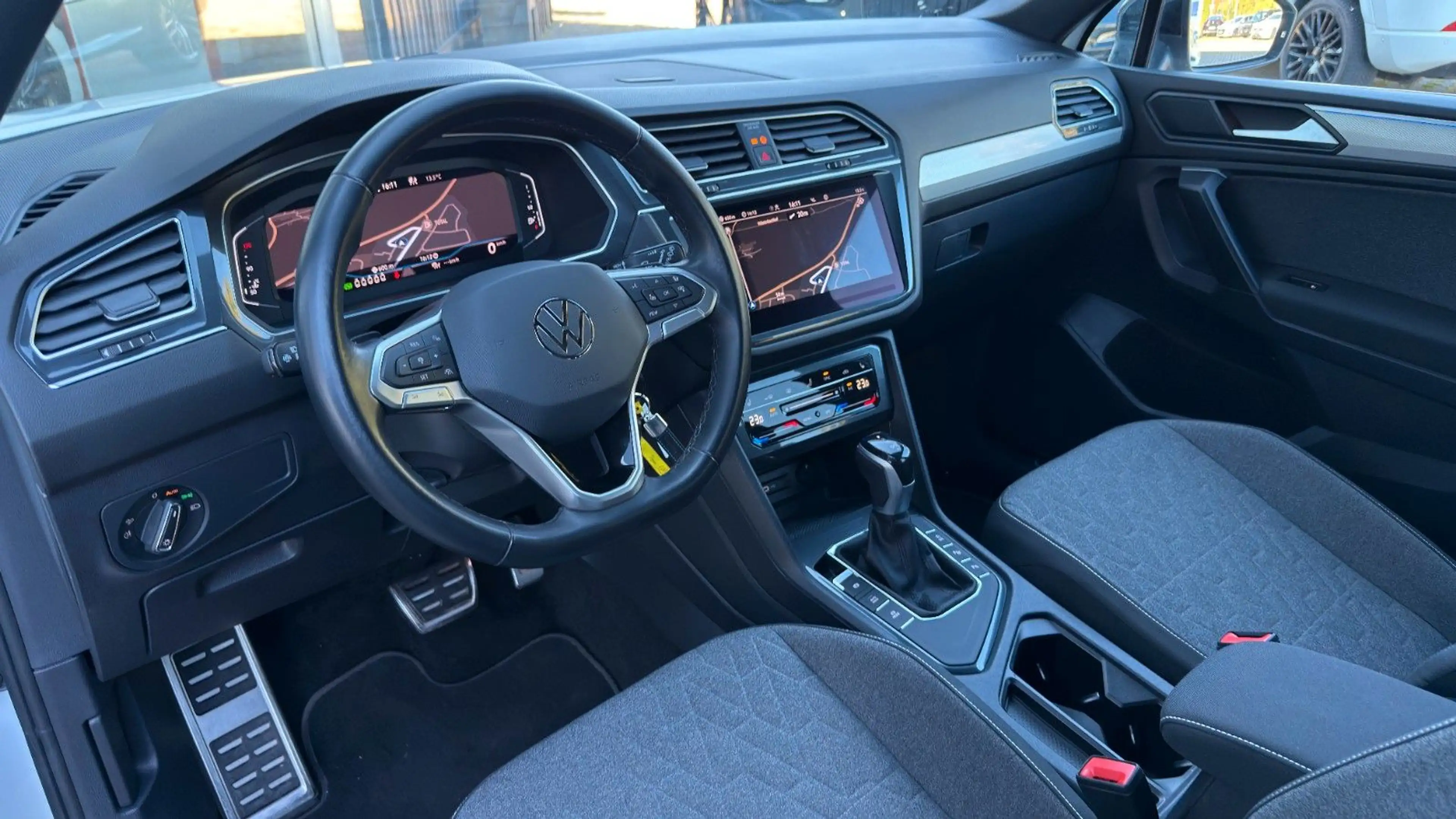 Volkswagen Tiguan Allspace 2.0 TDI NaviPRO+ACC+LED+7-SITZER — photo 9
