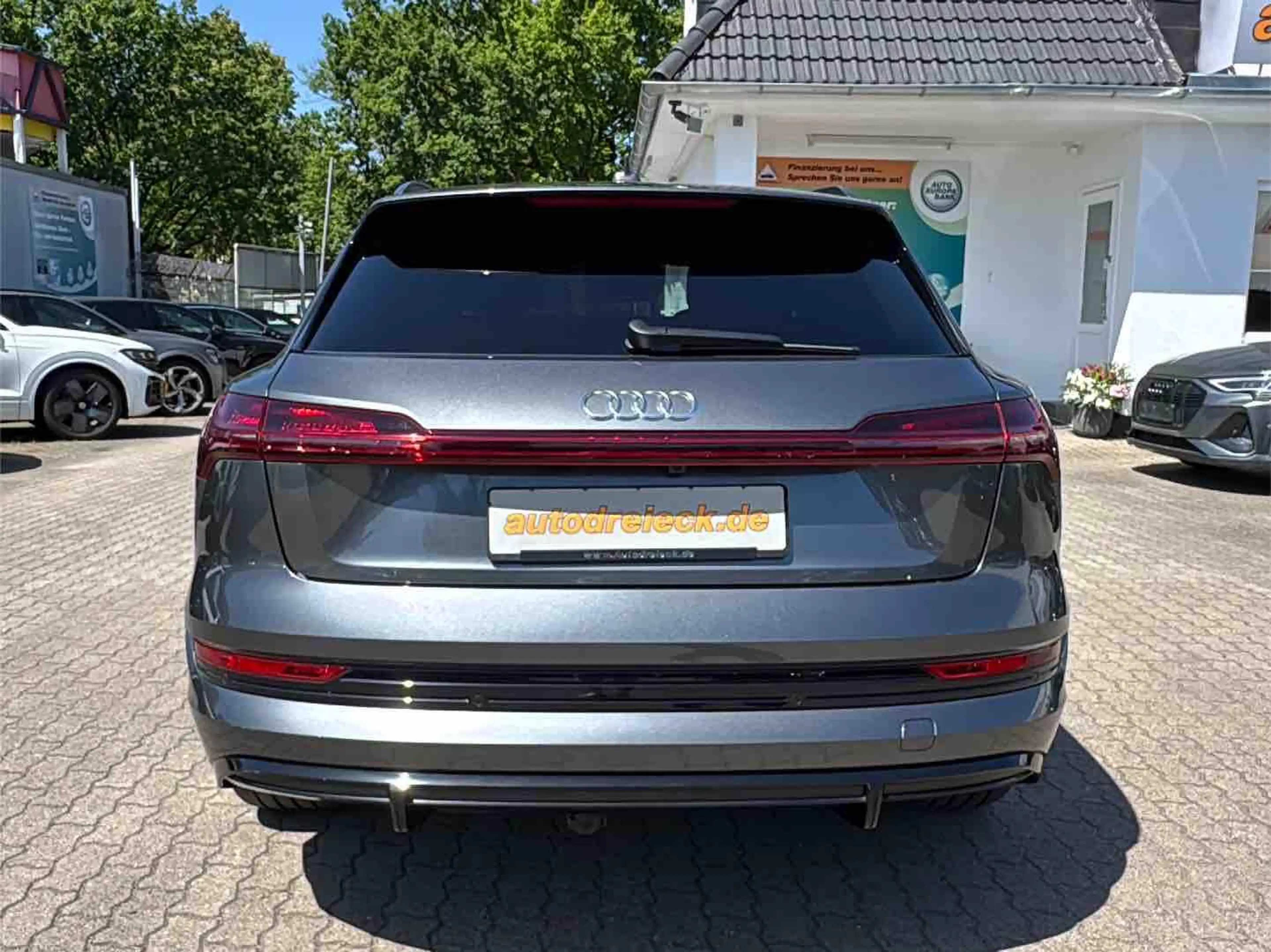 Audi e-tron 55 2x S line ACC AHK BLACK 21Z MATRIX KAM — photo 8