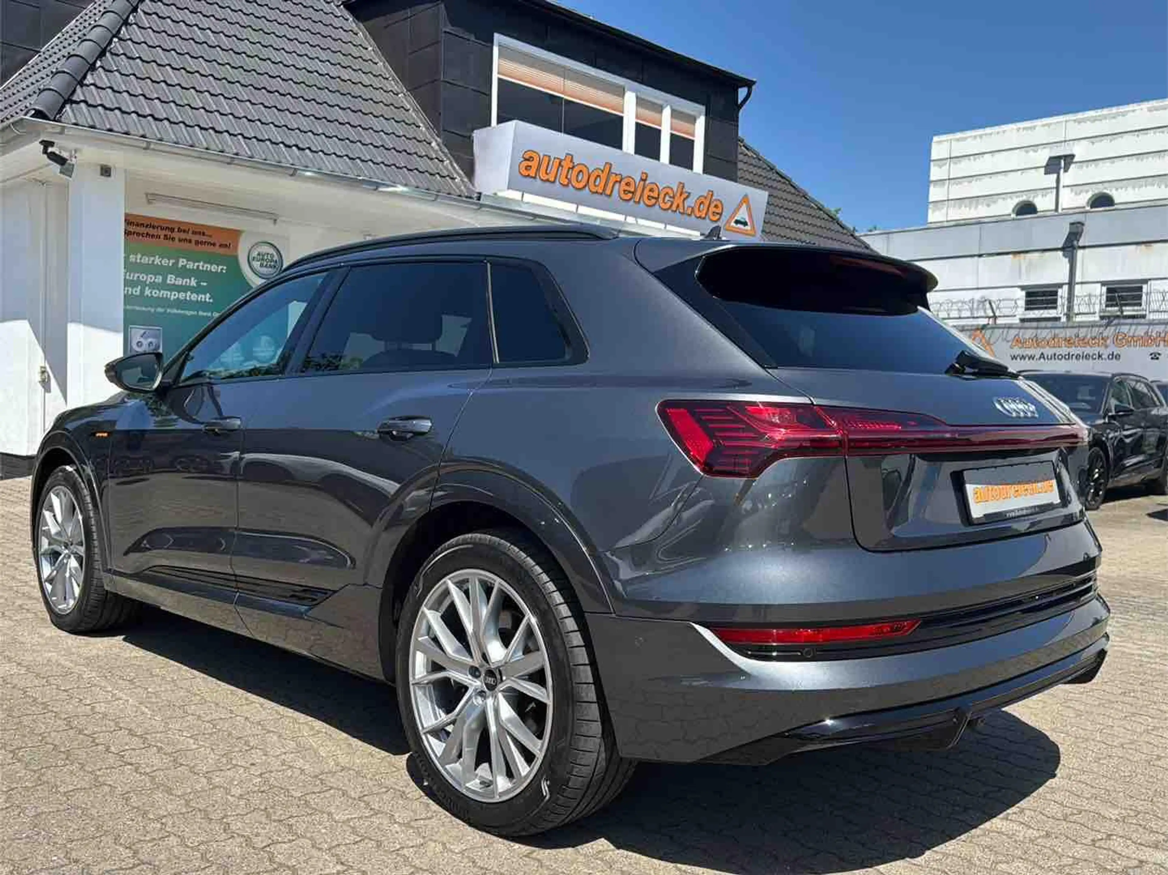 Audi e-tron 55 2x S line ACC AHK BLACK 21Z MATRIX KAM — photo 11