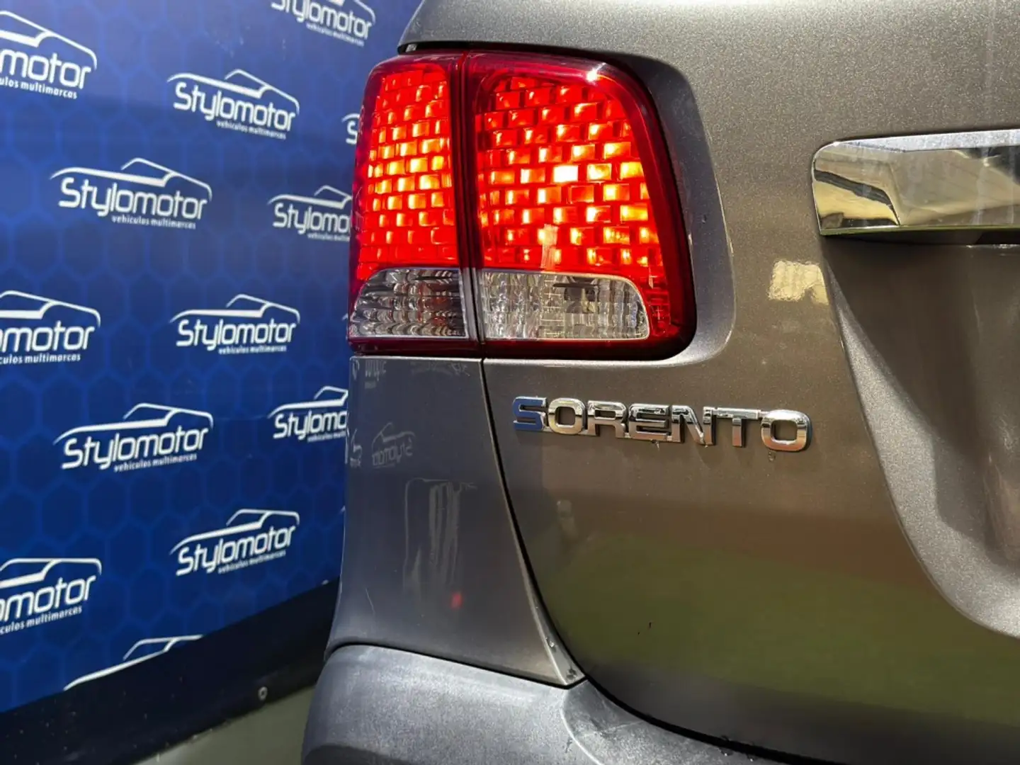Kia Sorento 2.2 CRDi Active 4x4 Gris - 2