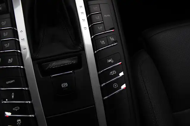 Porsche Macan view 27