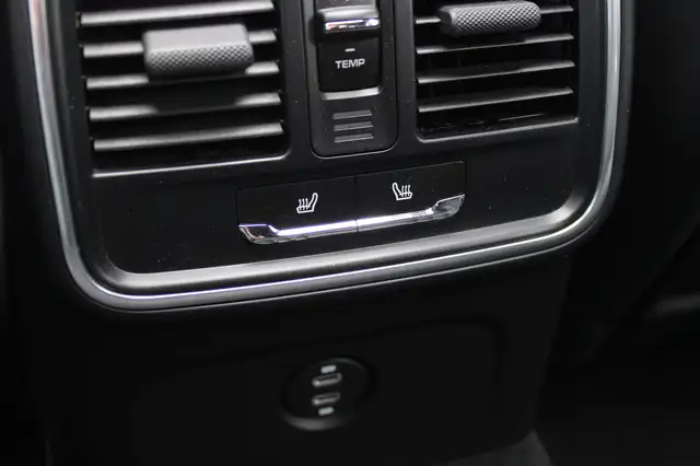 Porsche Macan view 29