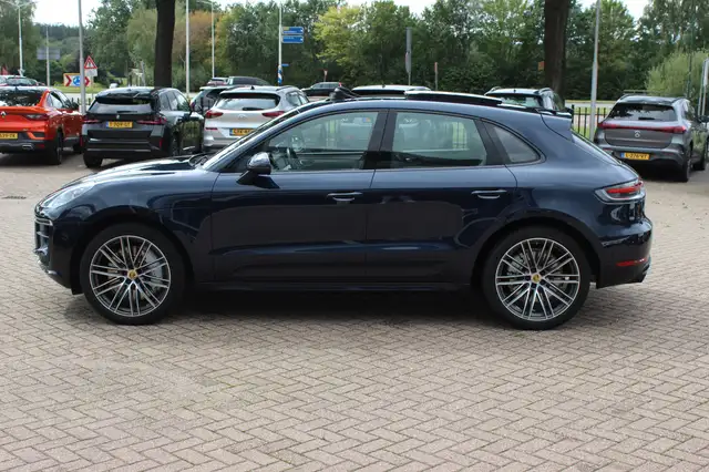 Porsche Macan view 7