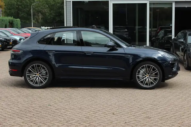 Porsche Macan view 5