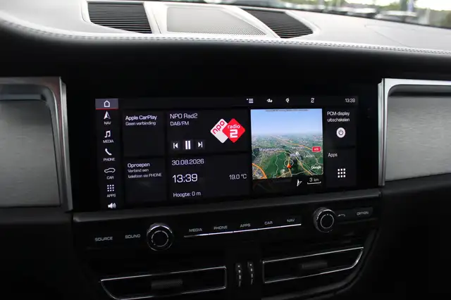 Porsche Macan view 21