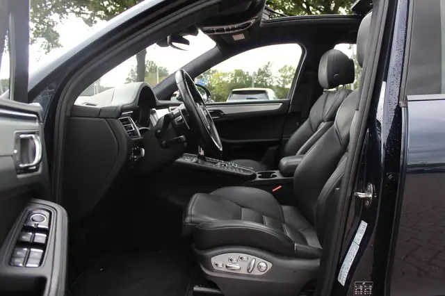 Porsche Macan view 10