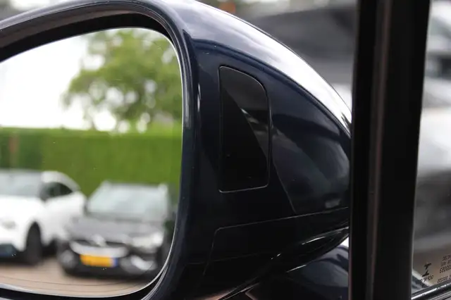 Porsche Macan view 30