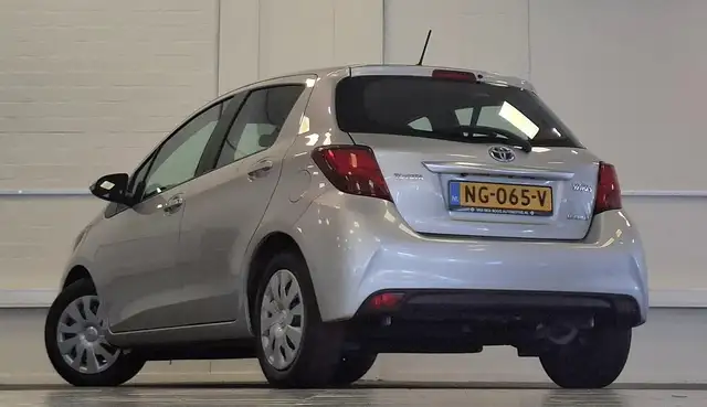 Toyota Yaris view 5