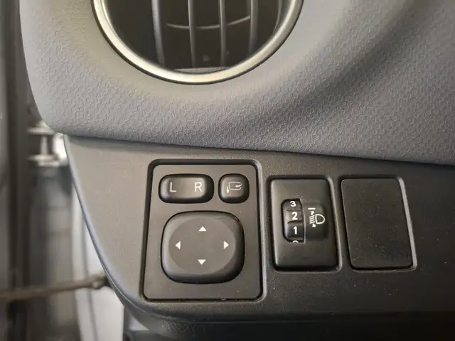 Toyota Yaris view 11