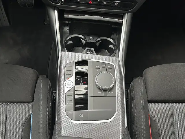 BMW 330 i xDrive Touring M-Sportpaket PRO Aut. / PANO /... Ansicht 23