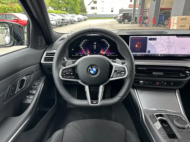 BMW 330 i xDrive Touring M-Sportpaket PRO Aut. / PANO /... Ansicht 18