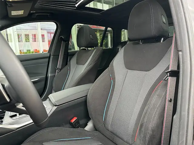 BMW 330 i xDrive Touring M-Sportpaket PRO Aut. / PANO /... Ansicht 28