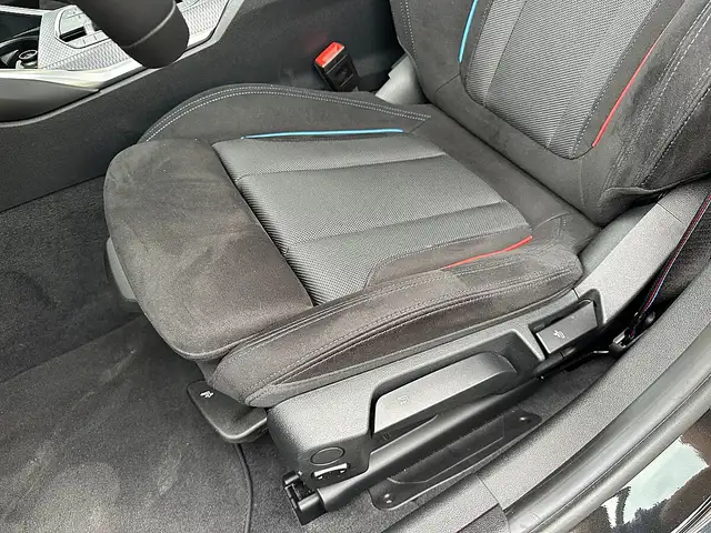 BMW 330 i xDrive Touring M-Sportpaket PRO Aut. / PANO /... Ansicht 29