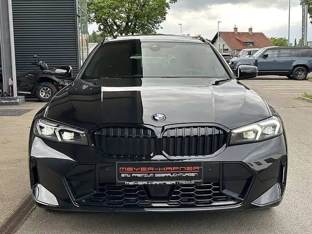 BMW 330 i xDrive Touring M-Sportpaket PRO Aut. / PANO /... Ansicht 4